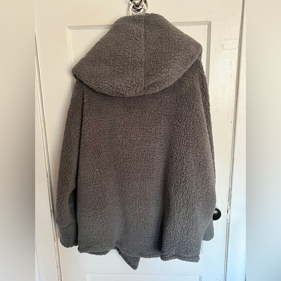 POPFLEX Faux Sherpa Cocoon Coat - Cool Grey 1x / 3x - Picture 5 of 7